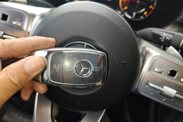 Used Mercedes-Benz C-Class 2021 C 200 L Fashion Model Vehicle Key