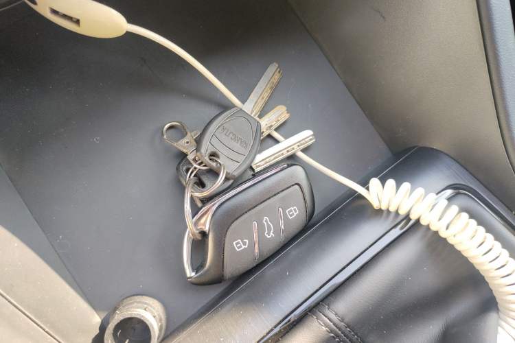 Used Roewe i5 2026 Model 1.5L Manual Comfort Version Vehicle Key