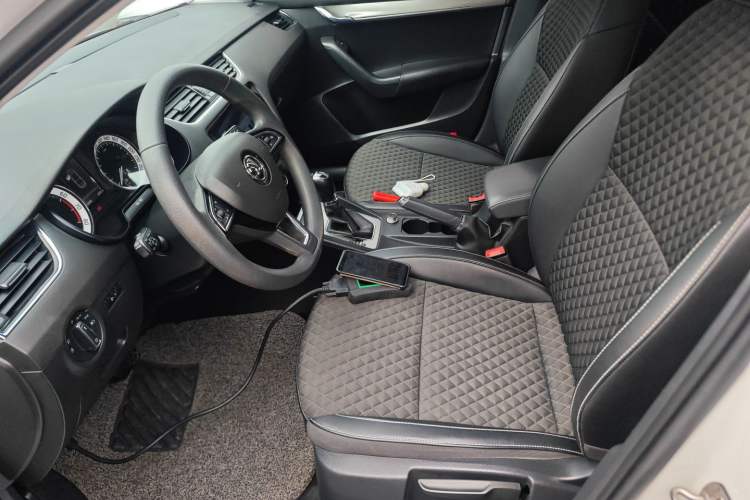 Used Skoda Octavia 2019 1.5L Automatic Smart Drive Luxury Edition China VI Standard
