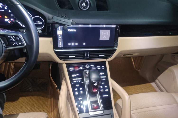 Used Porsche Cayenne 2018 Cayenne 3.0T Audio And AC Panel