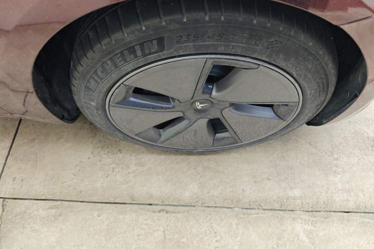 Used Tesla Model 3 2022 Rear-Wheel-Drive Version Right Front Wheel Hub