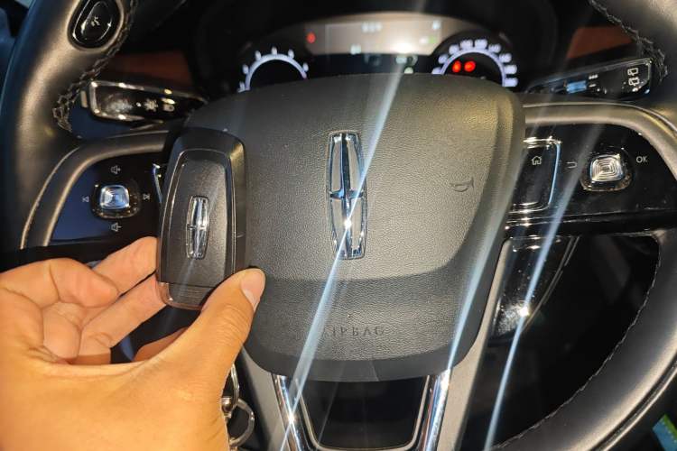 Used Lincoln Corsair 2021 2.0T Two-Wheel-Drive Luxury Edition
