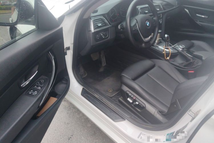 Used BMW 3 Series GT 2019 320i Sport Edition Driver Seat