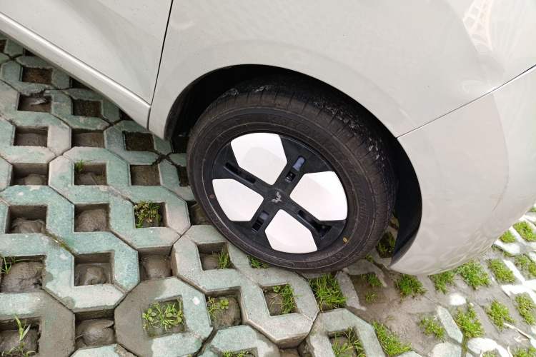 Used Wuling Hongguang MINIEV 2024 3rd Generation 215km Advanced Version
