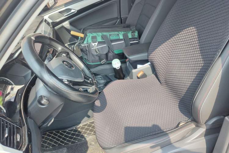 Used Volkswagen Tayron 2022 280TSI Two-Wheel Drive Luxury Smart Connectivity Version Left Front Seat