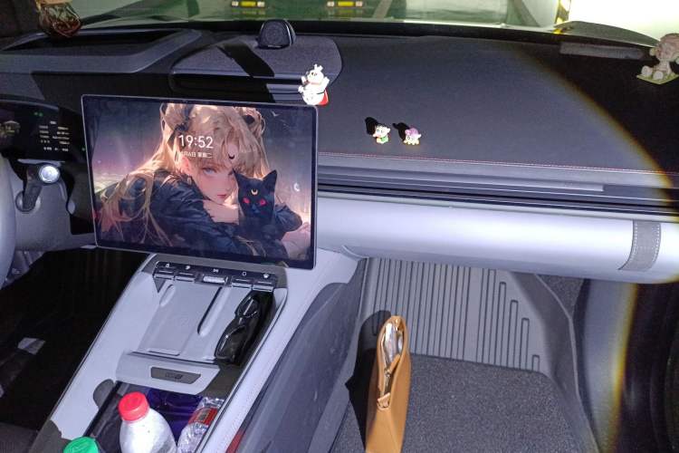 Used Zeekr 007GT 2025 Long-Range Rear-Wheel Drive Intelligent Driving Version 100 kWh Audio And AC Panel