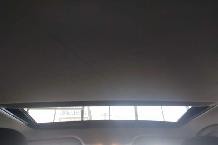 Used Nissan Lannia 2019 1.6L CVT Smart Connect Smart Cool Version China VI Standard Headliner