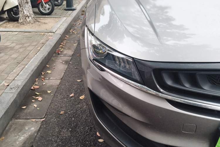 Used Geely Auto Jiajie 2021 1.8TD DCT Luxury Model Right Front Headlight