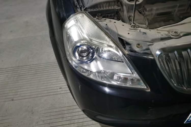 Used Buick Excelle 2015 1.5L Manual Classic Trim Right Front Headlight