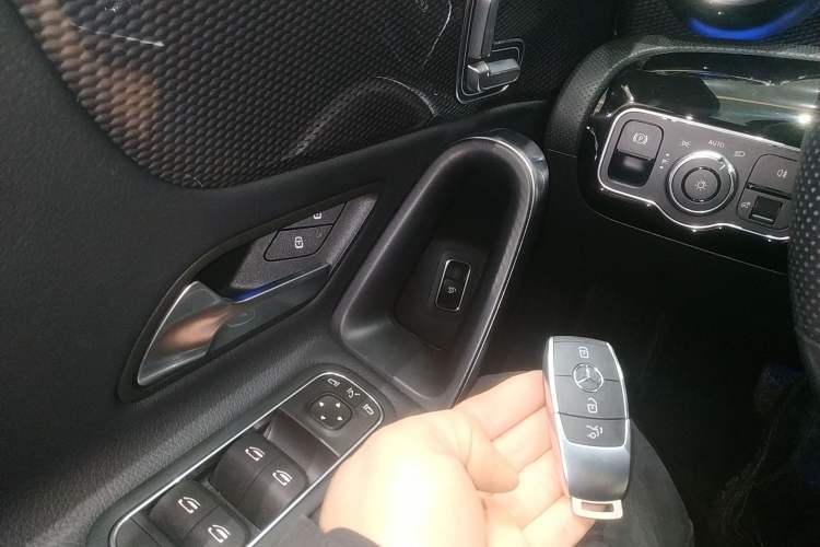 Used Mercedes-Benz A-Class 2021 A 200 L Sport Sedan Fashion Model
