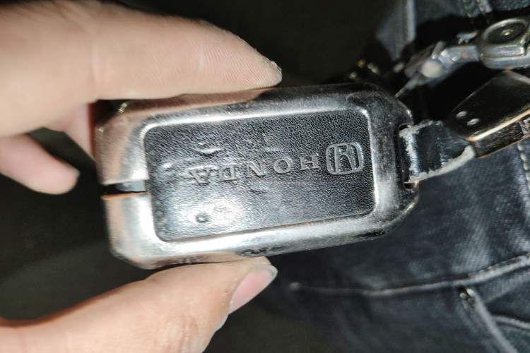 Used Honda CR-V 2015 2.4L two-wheel drive luxury version Vehicle Key