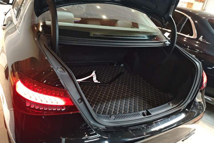 Used Mercedes-Benz E-Class 2023 Updated E 300 L Luxury Edition
