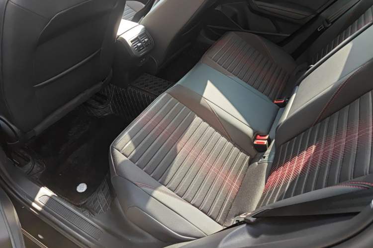 Used Volkswagen Lavida 2024 300TSI DSG Starry Sky Deluxe Edition Left Rear Seat