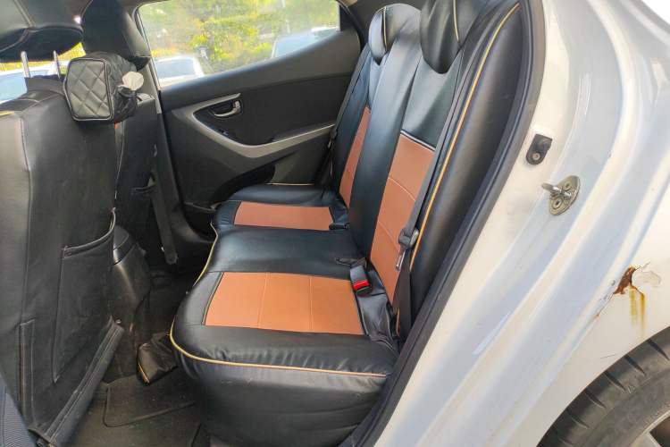 Used Hyundai Elantra (5th Generation / Langdong) 2015 1.6L Automatic Fashion Model
