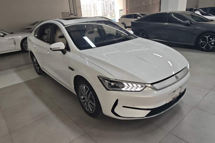 Used BYD Qin PLUS 2023 Champion Edition EV 420KM Leading Model Front Right 45 Deg