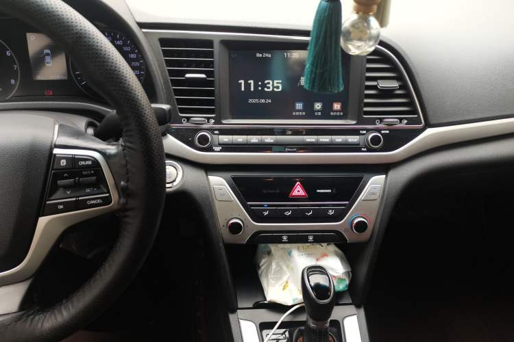 Used Hyundai Elantra (6th Generation / Lingdong) 2016 1.6L Automatic ZhiXuan · Luxury Version