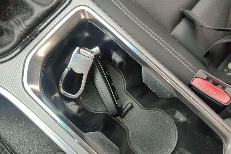 Used Geely Auto Emgrand GL 2018 1.8L Manual Elite Smart Connectivity Version
