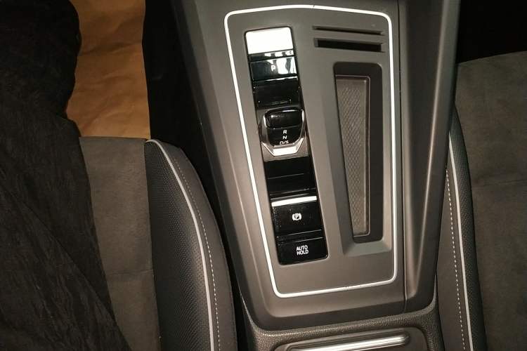 Used Volkswagen Golf 2021 280TSI DSG R-Line Gear Lever