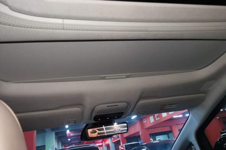 Used XPeng X9 2025 740 Ultra-Long Range Max Headliner