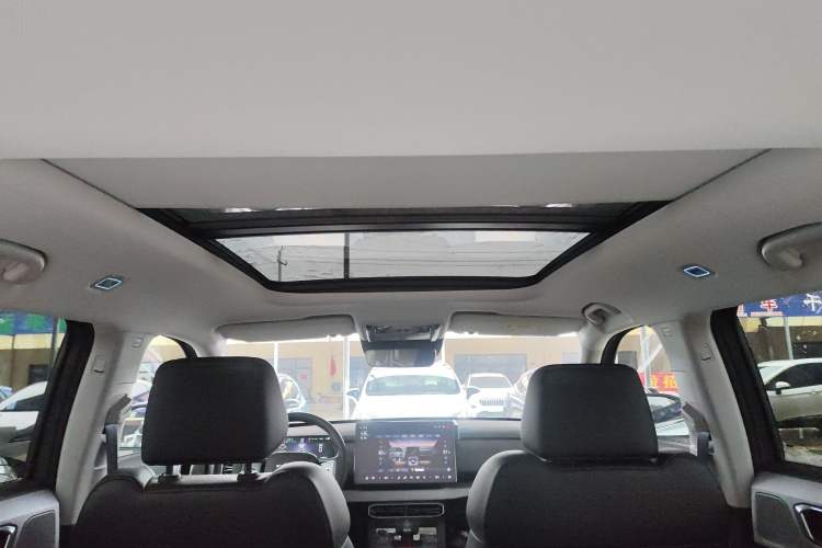 Used Formula Leopard Titanium 3 2025 501 km All-Wheel Drive Intelligent Driving Max Edition Headliner