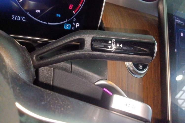 Used Mercedes-Benz GLC 2024 Refreshed GLC 300 L 4MATIC Dynamic Version 5 Seats Gear Lever