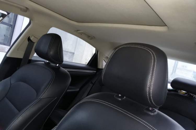 Used Geely Auto Emgrand GL 2018 1.8L Manual Elite Smart Connectivity Version Headliner