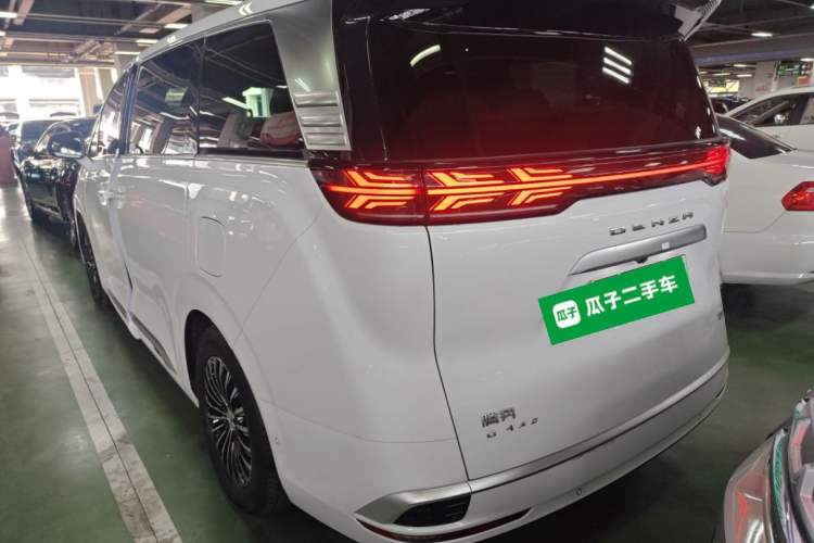 Used Denza D9 2022 DM-i 970 Four-Wheel Drive Flagship Model