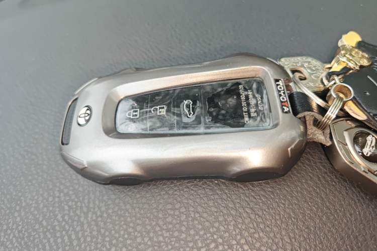 Used Toyota Camry 2021 2.0G Luxury Edition
