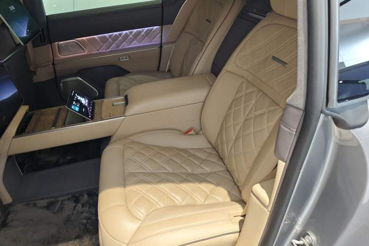 Used Nio ET9 2025 100kWh Signature Edition
