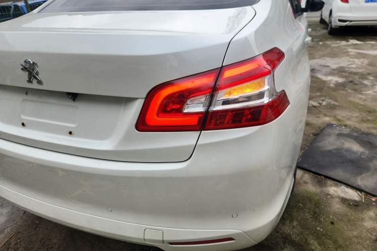 Used Peugeot 408 2014 1.8L Manual Leading Edition
