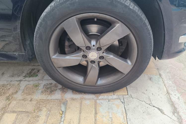 Used Mercedes-Benz GLK-Class 2013 GLK 300 4MATIC Dynamic Sunroof Model Right Front Wheel Hub