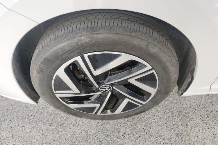 Used Volkswagen Sagitar 2023 300TSI DSG Excellence Edition Left Front Wheel Hub