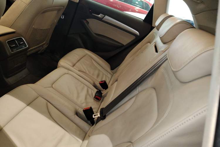 Used Audi Q5 2015 40 TFSI Technology Edition Left Rear Seat