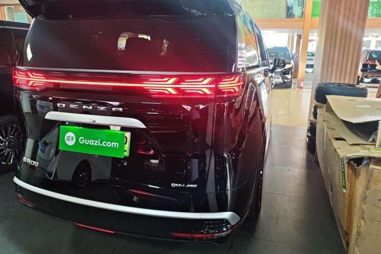 Used Denza D9 2024 DM-i 980 Four-Wheel Drive Prestige Model
