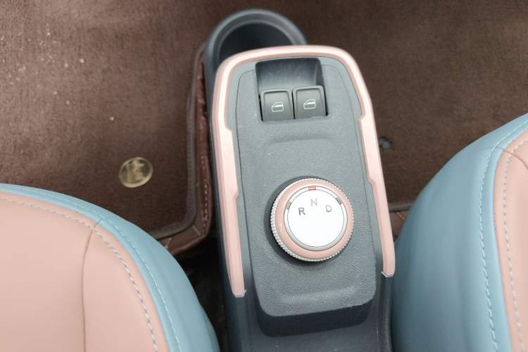 Used Chery QQ Ice Cream 2024 170km Sundae Gear Lever