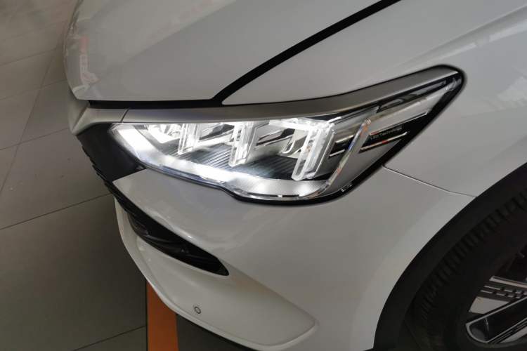 Used BYD Song Pro New Energy 2024 HONOR Edition DM-i 110KM Excellence Model Left Front Headlight