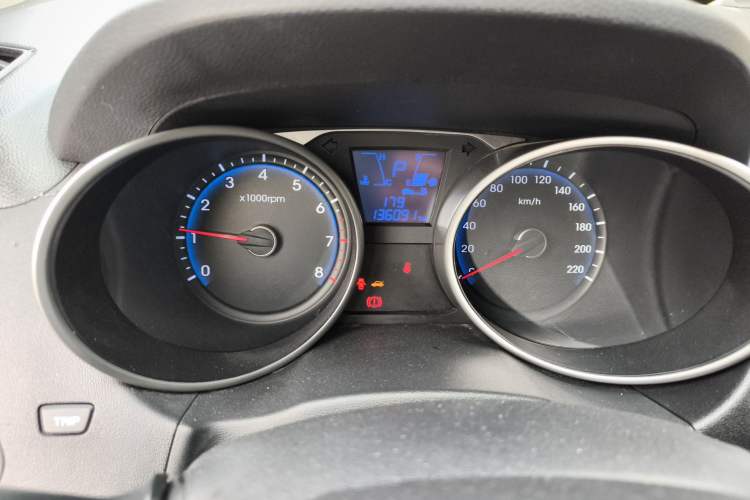 Used Hyundai ix35 2015 2.0L Automatic 2WD Smart Version China V Standard Instrument Cluster