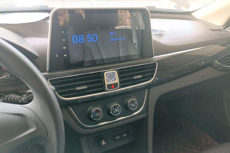 Used Baojun 630 2016 1.5L manual Comfort trim level Audio And AC Panel