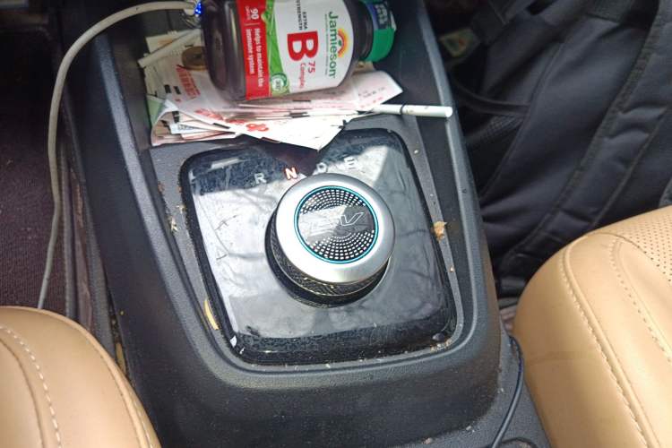 Used Dongfeng Fengon E380 2023 Standard Edition – Comfort Model 5 Seats Gear Lever