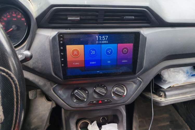 Used Wuling Hongguang 2019 1.5L S Basic Window-Sealed Vehicle China VI LAR Audio And AC Panel