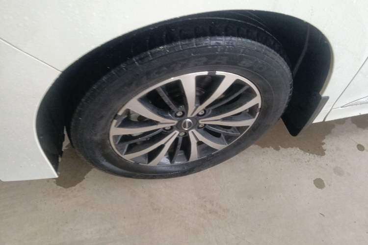 Used GAC Trumpchi M8 2023 Lingxiu Series 390T Luxury Edition Left Front Wheel Hub