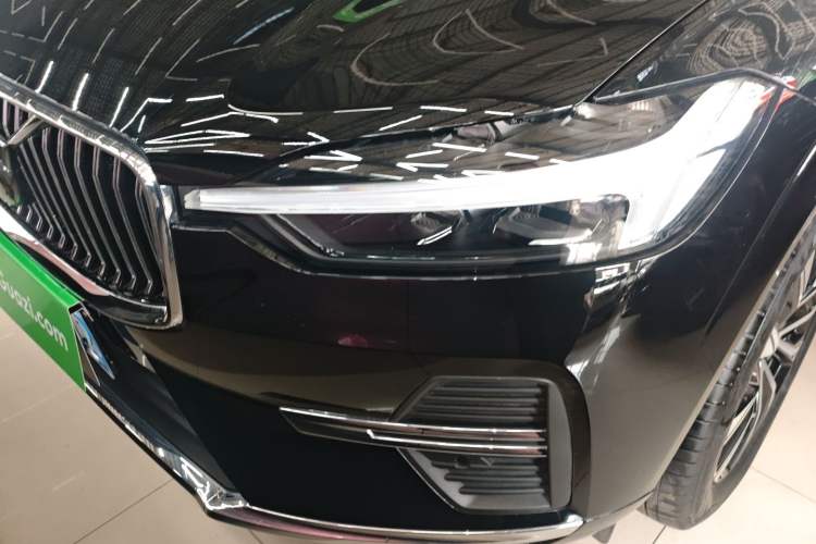 Used Volvo XC60 2024 B5 4x4 Smart Luxury Edition