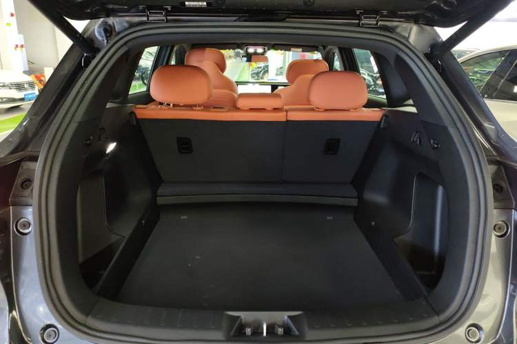 Used CHANGAN CS75 PLUS 2025 4th Generation 1.5T New Blue Whale Smart Luxury Edition
