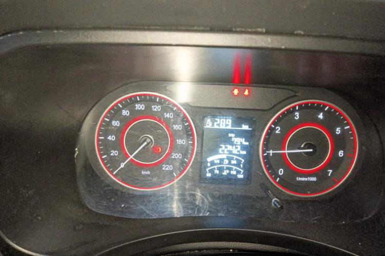 Used Foton Scenic G5 2024 2.0L Gasoline Commercial & Travel Version Passenger Van 7/9 Seats Model DAN20L