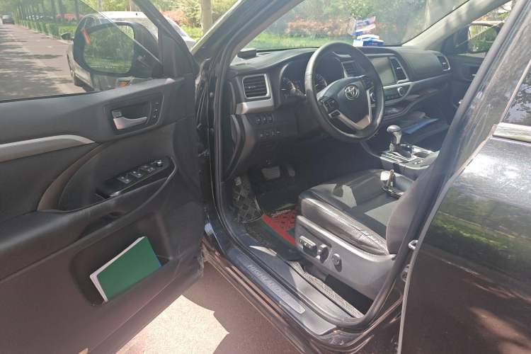 Used Toyota Highlander 2018 2.0T Four-Wheel Drive Supreme Edition 7-Seater China VI
