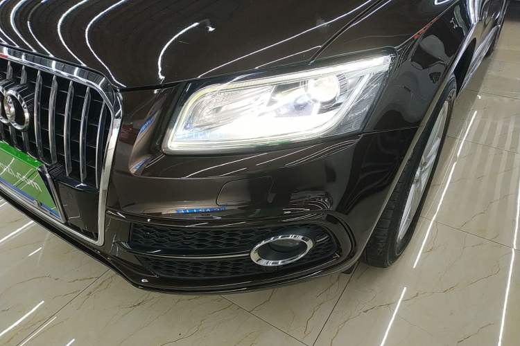 Used Audi Q5 2018 Collector's Edition 40 TFSI Technology Model