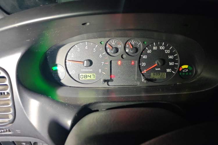 Used JAC Group Refine 2008 2.0L Shuttle Gasoline Basic Version with Single Air Conditioner Instrument Cluster