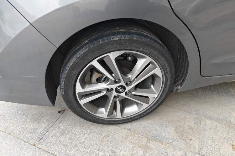 Used Hyundai Elantra (6th Generation / Lingdong) 2016 1.6L Automatic ZhiXuan – Elite Version Right Rear Wheel Hub