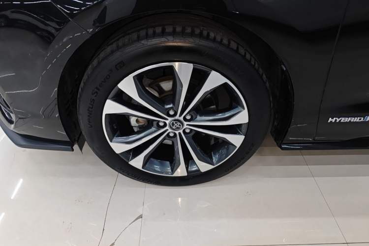 Used Toyota Granvia 2022 2.5L Hybrid Premium Edition Exterior 4