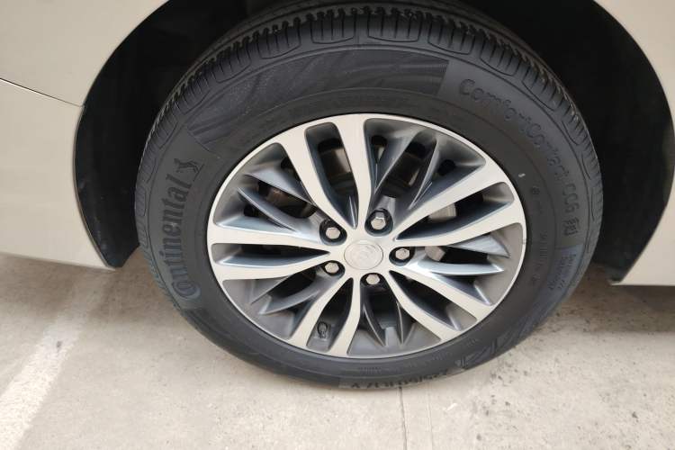 Used Buick GL8 2022 ES Landtrek 653T Luxury Edition